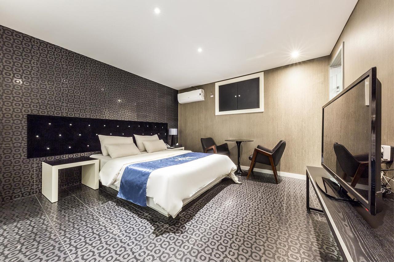 Cheonho Hotel The Blue ソウル特別市 エクステリア 写真